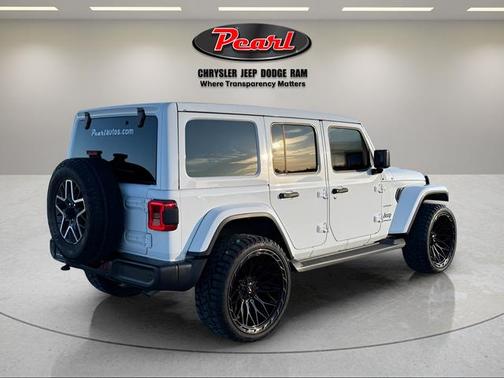 2024 Jeep Wrangler 4-Door Sahara 4x4