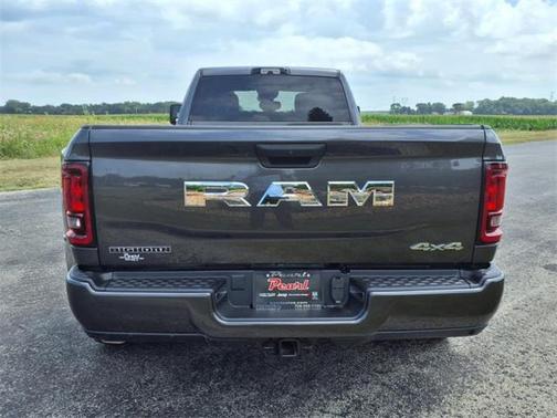 2025 RAM 3500 Big Horn Crew Cab 4x4 8' Box