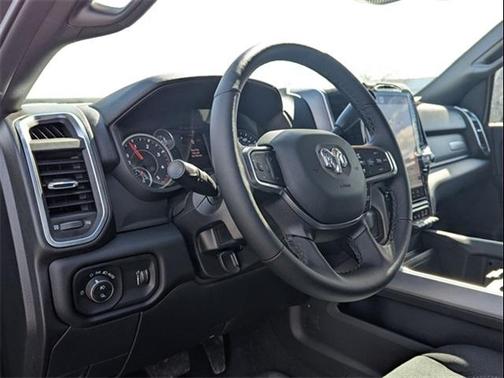 2025 RAM 2500 Big Horn Crew Cab 4x4 8' Box