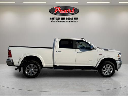 2020 RAM 2500 Laramie Crew Cab 4X4 6'4' Box