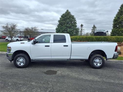 2025 RAM 2500 Tradesman Crew Cab 4x4 8' Box