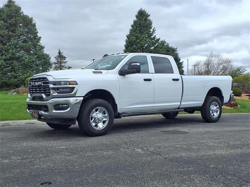 2025 RAM 2500 Tradesman Crew Cab 4x4 8' Box