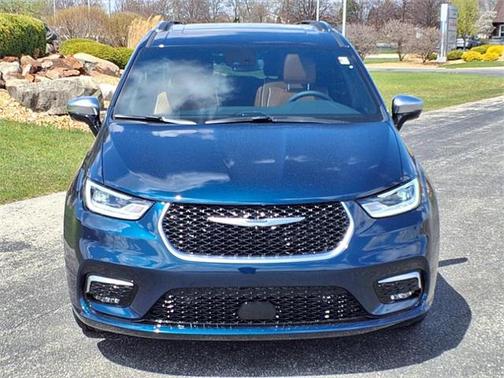 2025 Chrysler Pacifica L