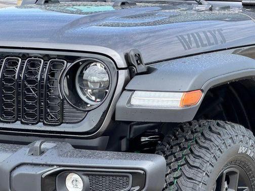 Granite Crystal Metallic Clearcoat 2026 Jeep Wrangler Willys