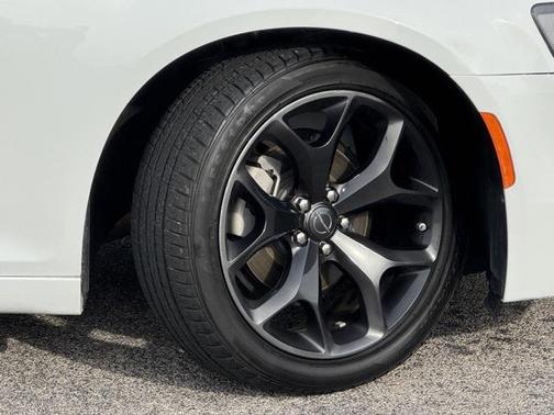 2022 Chrysler 300 S