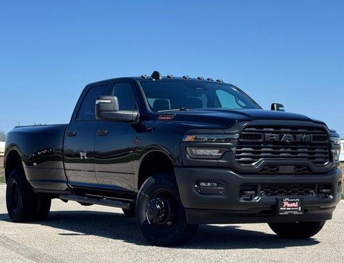 Diamond Black Crystal Pearlcoat 2026 RAM 3500 Tradesman Crew Cab 4x4 8' Box