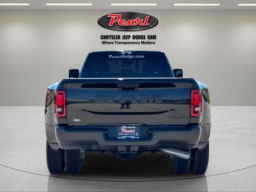 Diamond Black Crystal Pearlcoat 2026 RAM 3500 Tradesman Crew Cab 4x4 8' Box