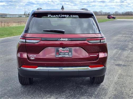 2025 Jeep Grand Cherokee Laredo