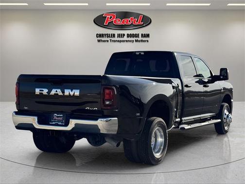 2025 RAM 3500 Tradesman Crew Cab 4x4 8' Box