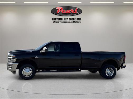 2025 RAM 3500 Tradesman Crew Cab 4x4 8' Box