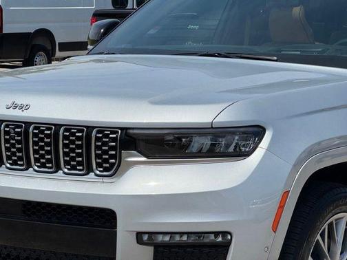 Silver Zynith 2023 Jeep Grand Cherokee L Summit