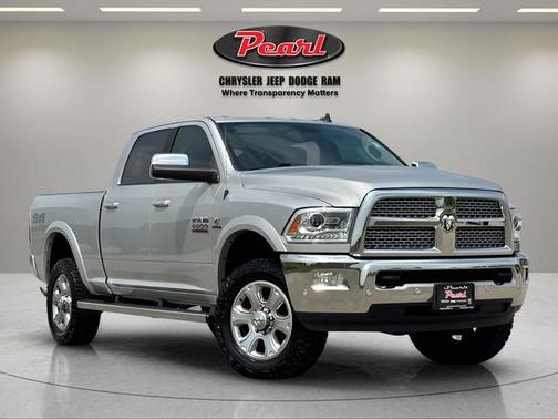 Bright Silver Clearcoat Metallic 2018 RAM 2500 Laramie Crew Cab 4x4 6'4' Box