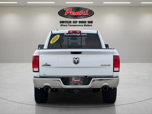 Bright White Clearcoat 2016 RAM 1500 Big Horn