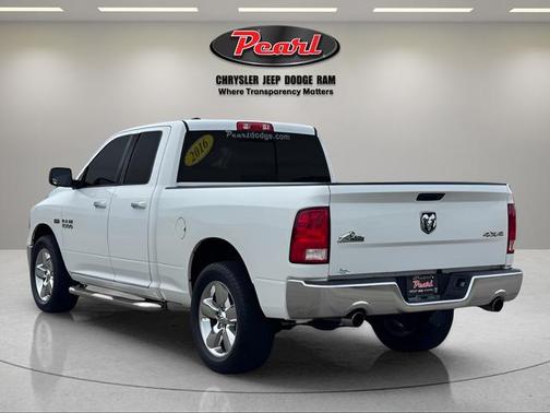 Bright White Clearcoat 2016 RAM 1500 Big Horn