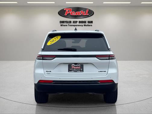 Bright White Clearcoat 2025 Jeep Grand Cherokee Limited