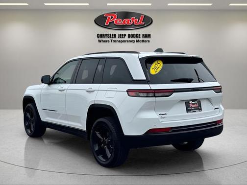 Bright White Clearcoat 2025 Jeep Grand Cherokee Limited