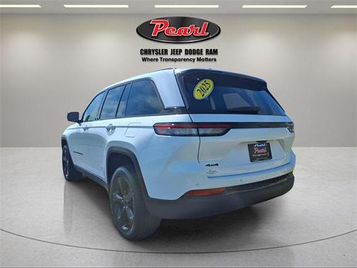 2025 Jeep Grand Cherokee Altitude