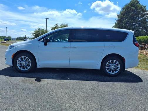 2025 Chrysler Pacifica L