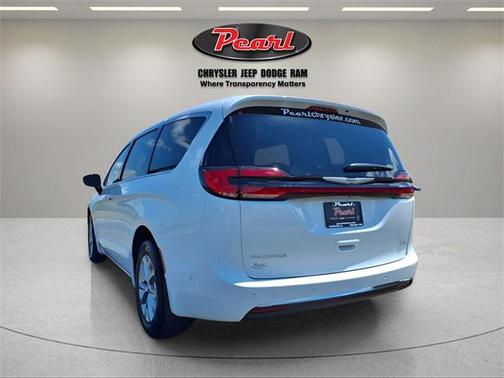 2025 Chrysler Pacifica L