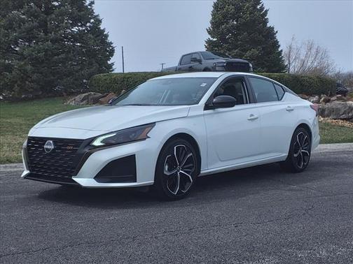 2023 Nissan Altima SR FWD