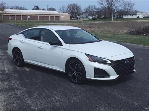 2023 Nissan Altima SR FWD