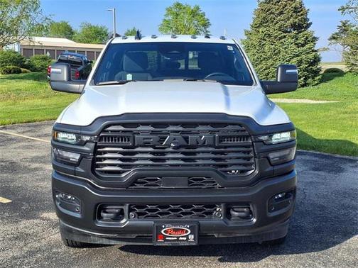 2025 RAM 2500 Tradesman Crew Cab 4x4 8' Box