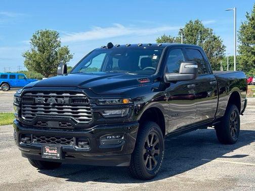 Diamond Black Crystal Pearlcoat 2025 RAM 2500 Big Horn Crew Cab 4x4 6'4' Box