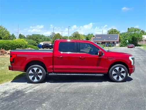 2022 Ford F-150 Lightning Platinum