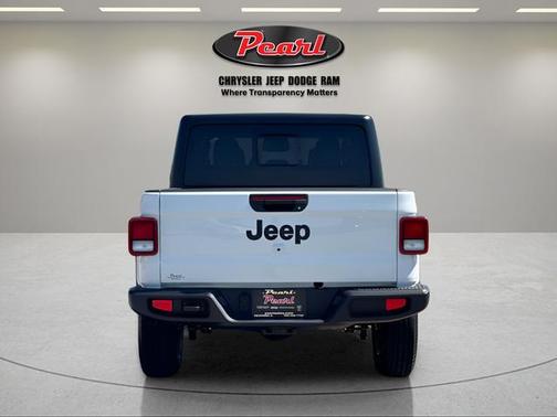 Bright White Clearcoat 2026 Jeep Gladiator Sport S
