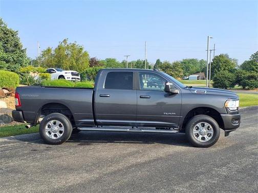 2023 RAM 2500 Big Horn Crew Cab 4x4 6'4' Box