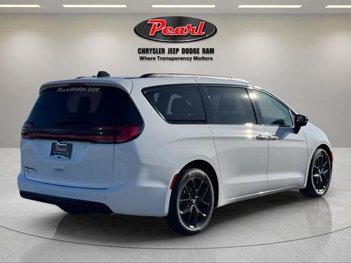 2026 Chrysler Pacifica L