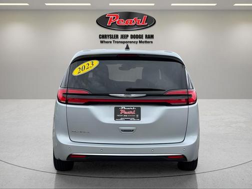 Silver Mist Clearcoat 2023 Chrysler Pacifica Touring L