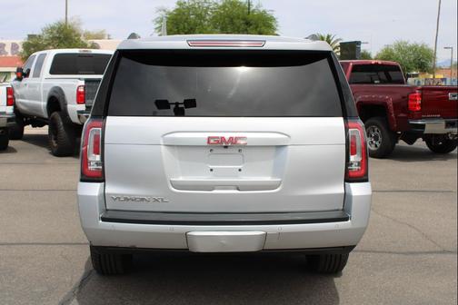 Silver 2016 GMC Yukon XL SLE