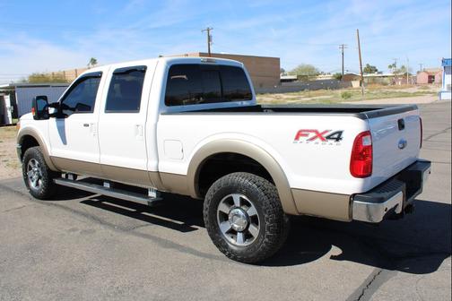 2014 Ford F-250 4WD Crew Cab 156 Lariat