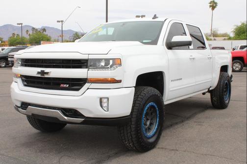 Summit White 2017 Chevrolet Silverado 1500 2LT