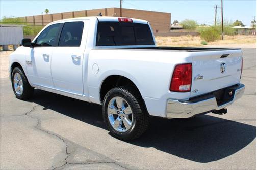 2014 RAM 1500 4WD Crew Cab 140.5 Big Horn