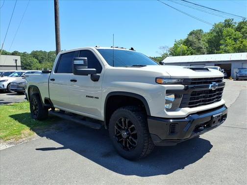 White Sands 2026 Chevrolet Silverado 2500 Custom