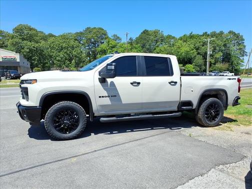 White Sands 2026 Chevrolet Silverado 2500 Custom