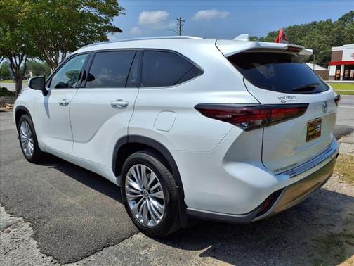 Wind Chill Pearl 2024 Toyota Highlander Platinum