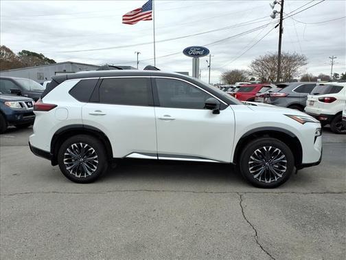 2025 Nissan Rogue Platinum