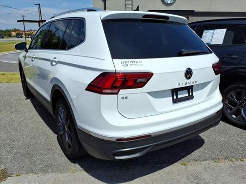 Pure White 2022 Volkswagen Tiguan 2.0T SE