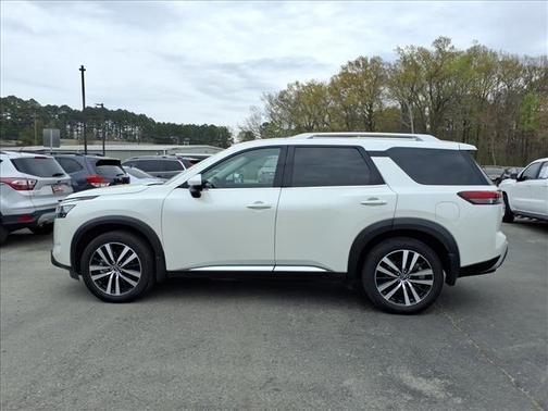 Pearl White Tricoat 2023 Nissan Pathfinder Platinum 4WD