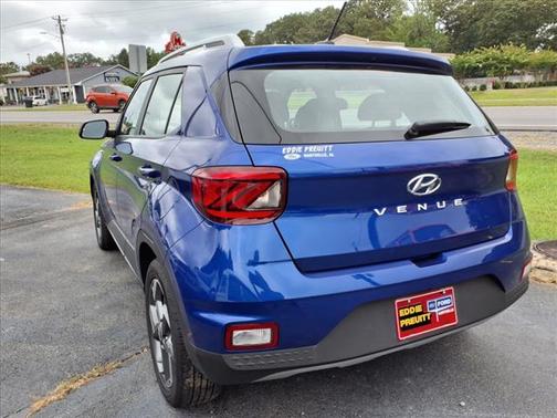 2024 Hyundai VENUE SEL