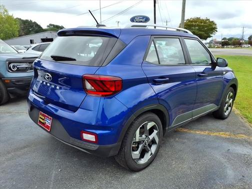 2024 Hyundai VENUE SEL