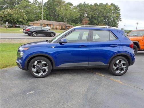 2024 Hyundai VENUE SEL