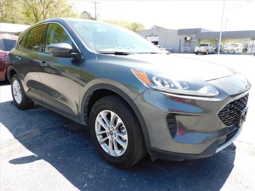 2020 Ford Escape SE