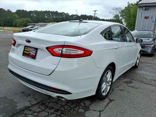 Ruby Red Metallic Tinted Clearcoat 2016 Ford Fusion SE