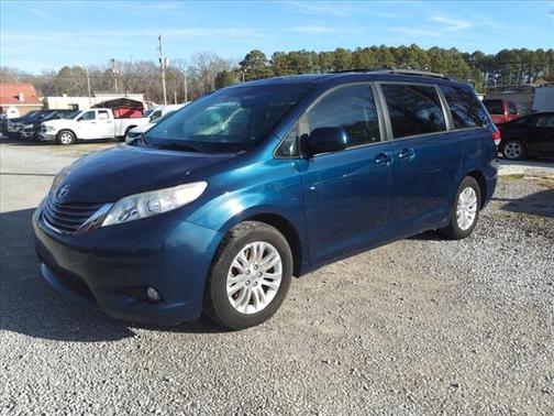 2012 Toyota Sienna XLE