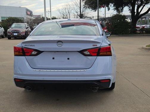 2023 Nissan Altima SR FWD