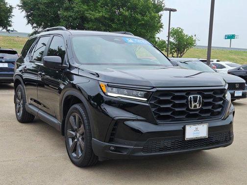 Crystal Black Pearl 2025 Honda Pilot Sport